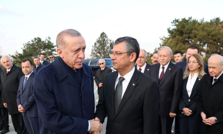 Erdogan fuels the judicial crisis and calls for a new constitution