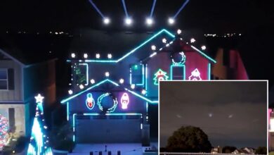 Texas community mistakes Christmas light show for UFOs