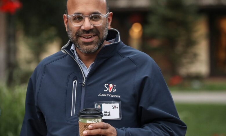 Wayfair founder Niraj Shah urged his employees to work longer hours in a company-wide email.