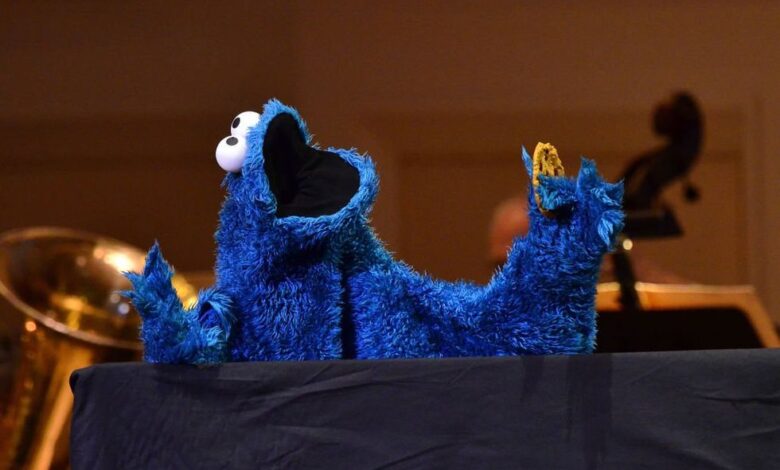 Democrats respond to Cookie Monster post on shrinkflation