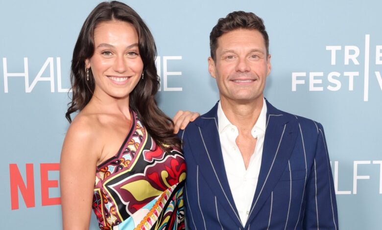 Ryan Seacrest Makes GF Aubrey Paige ‘Go Dutch’ on Meals