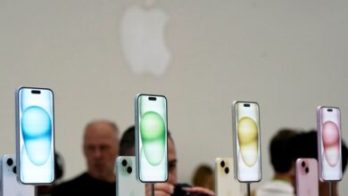 iPhones on display