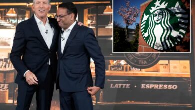 Ex-Starbucks CEO Howard Schultz demands coffee chain revamp