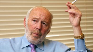 Jim Simons, the billionaire hedge fund manager and math professor, died in New York on Friday. He was 86 years old.