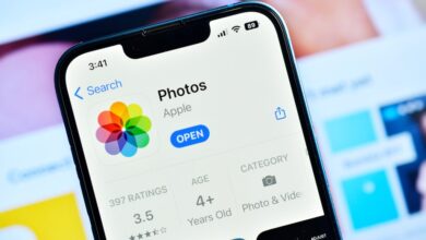 Deleted photos are reappearing on iPhones that have gotten Apple's latest update.