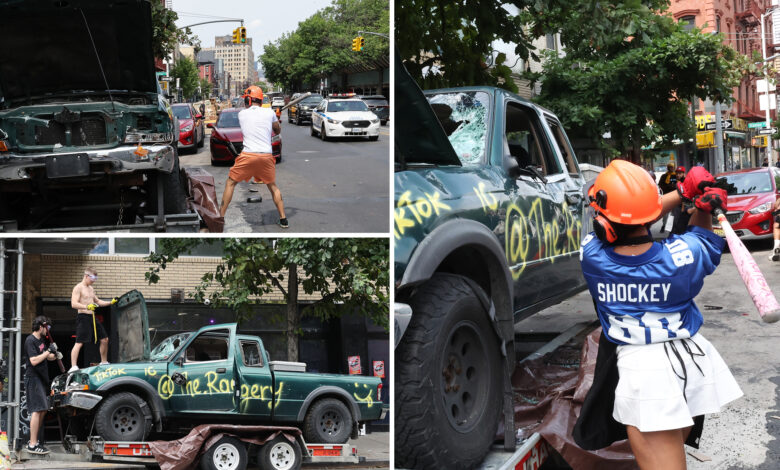 Exclusive | NYPD called for people destroying car in NYC -