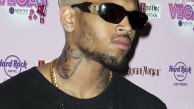 chris-brown-neck-tattoo-rihanna