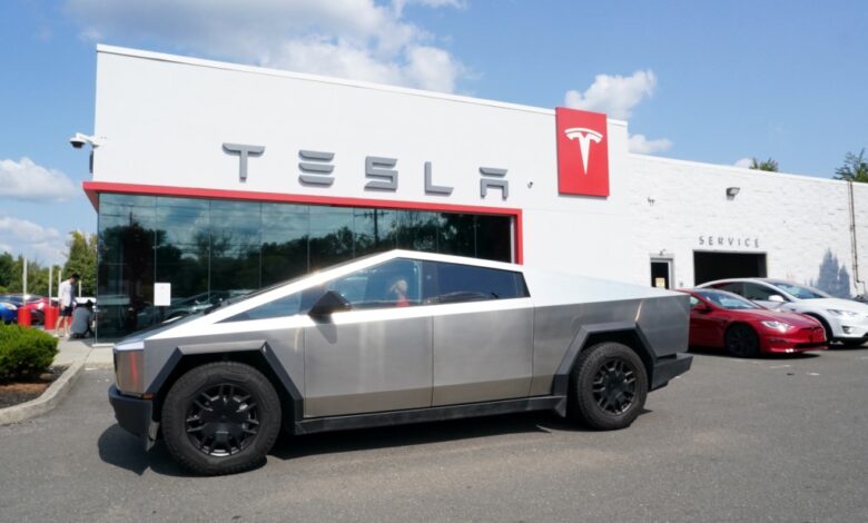 Cybertruck at Tesla dealer