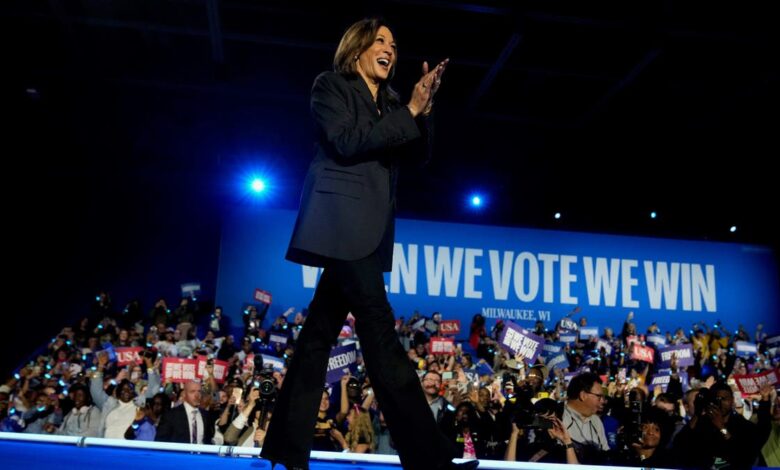 Kamala Harris walking on stage