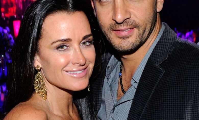 kyle richards mauricio umansky timeline