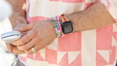 Want to make your clothes look worse? Strap on an Apple Watch