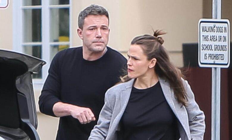 Ben Affleck, Jennifer Garner Out Together After Thanksgiving