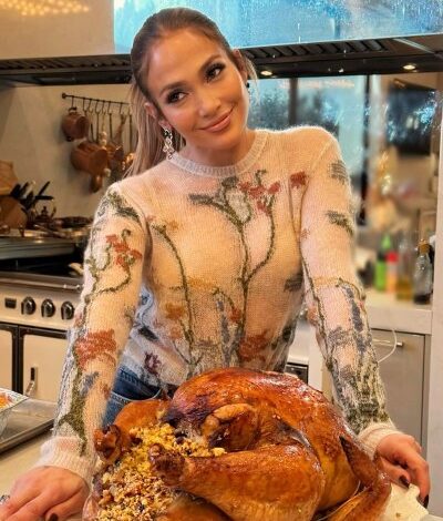 Jennifer Lopez Thanksgiving at Home as Ben Affleck Reunites With Ex