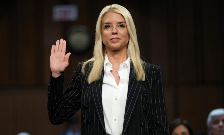 Pam Bondi being sworn in