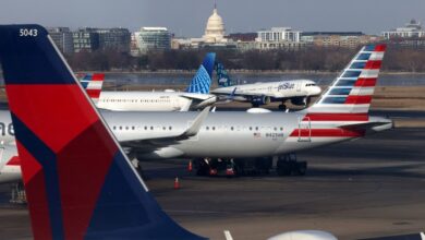 Airplanes at Ronald Reagan Washington National Airport