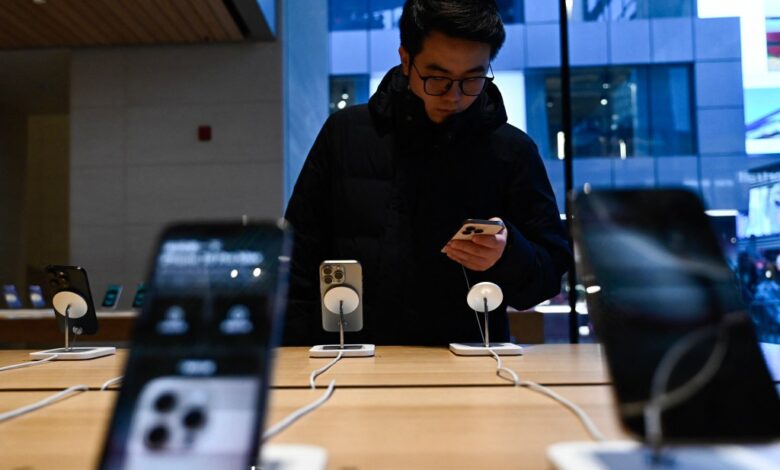 iPhones at Apple store