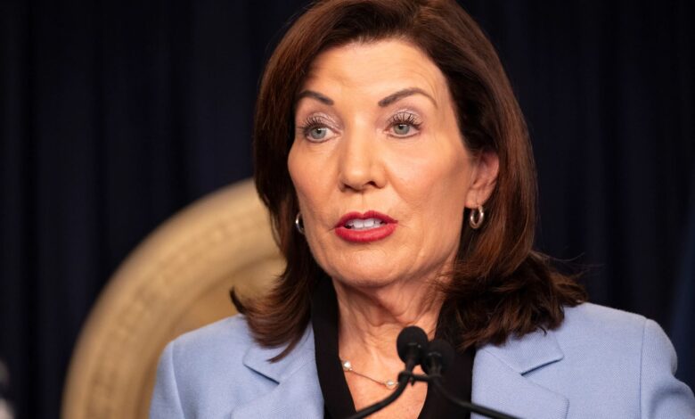 Hochul's bid to blackmail Trump is lame AND foolish