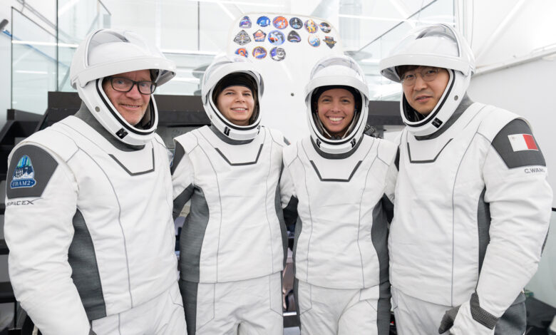 SpaceX prepares to launch 4-person crew on first polar orbit mission