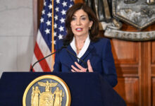 Banning smartphones in schools is a win for Gov. Hochul and NY kids