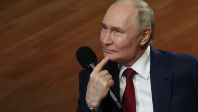 Russian President Vladimir Putin meeting with students at the Sirius Educational Center in Sochi, May 19, 2025