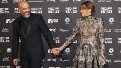 GettyImages-1838129430-Van-Hunt-Halle-Berry