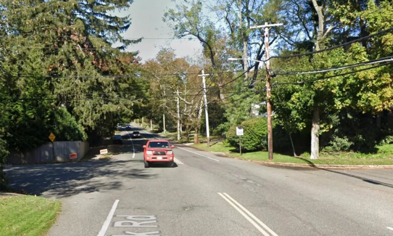 220 W Neck Rd
Huntington, New York