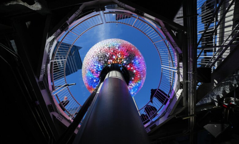 The tacky 2026 NYE ball and more: Letters