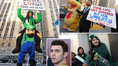 Luigi Mangione fans line up for chance to see alleged cold-blooded killer in NYC court