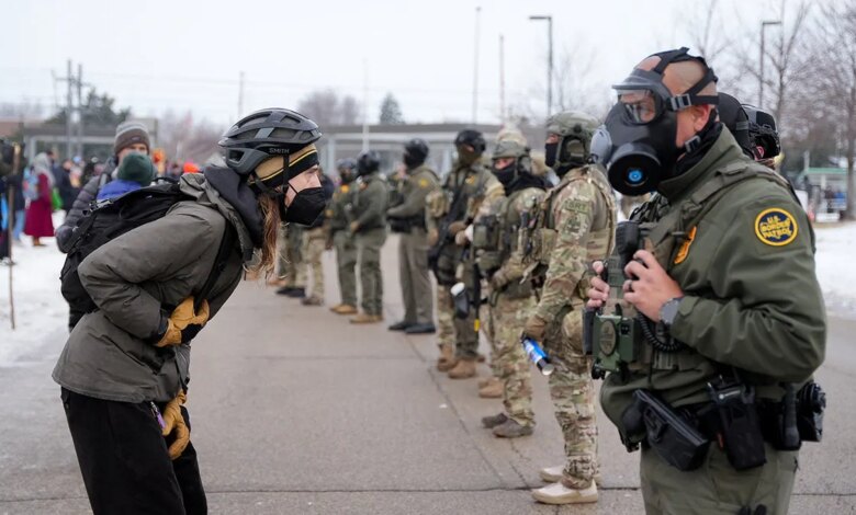 Minneapolis ICE protestors argue with border patrol