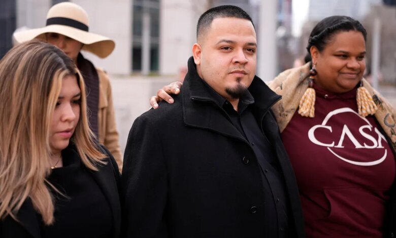 Federal prosecutor defends smuggling charges against Abrego Garcia 1 Kilmar Abrego Garcia, his wife Jennifer Vasquez Sura and Lydia Walther-Rodriguez