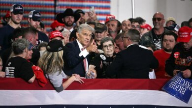 Dr. Oz gives a thumbs up